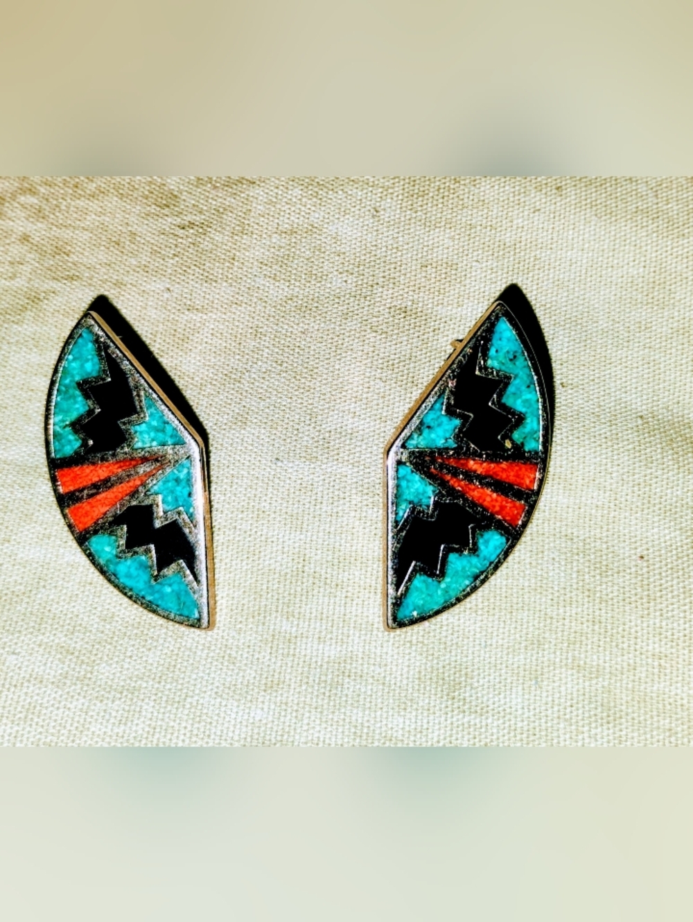 Vintage Silver chip Inlay Earrings   Turquoise Coral And Onyx